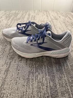 Brooks Adrenaline GTS 22 Shoes Womens Size‎ 10 Gray Blue Running Cushion Support